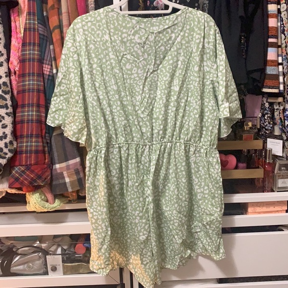 Plus Cheetah Print Tie Front Romper - Picture 9 of 14